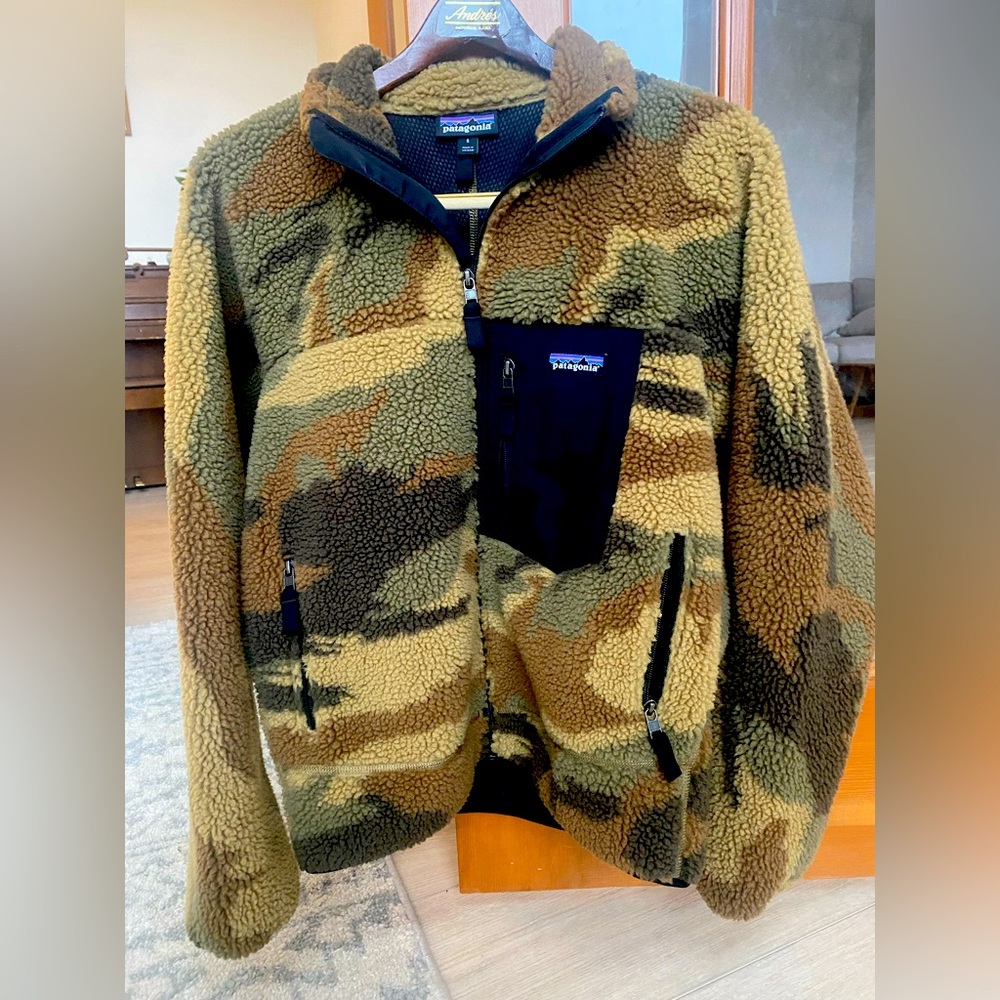 NWOT Men’s Patagonia Small Classic Retro X-camouflage (Kansas sky).